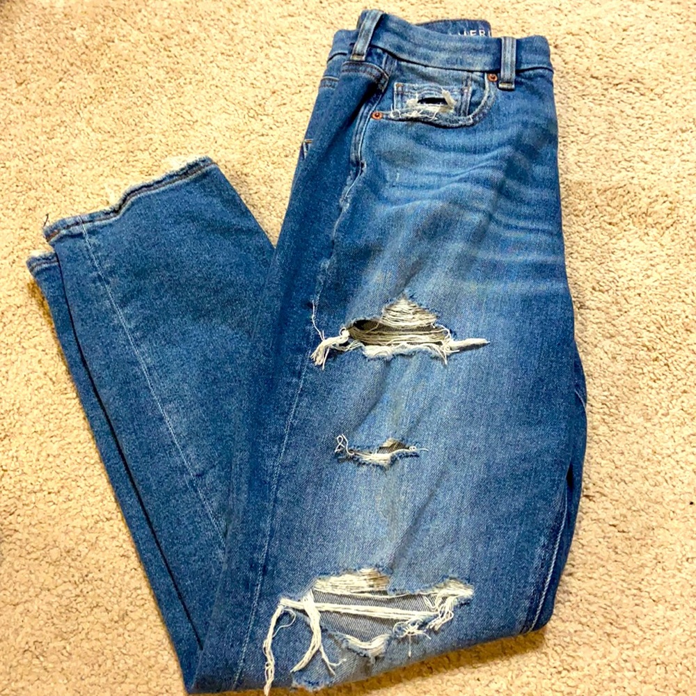 American Eagle Curvy Mom